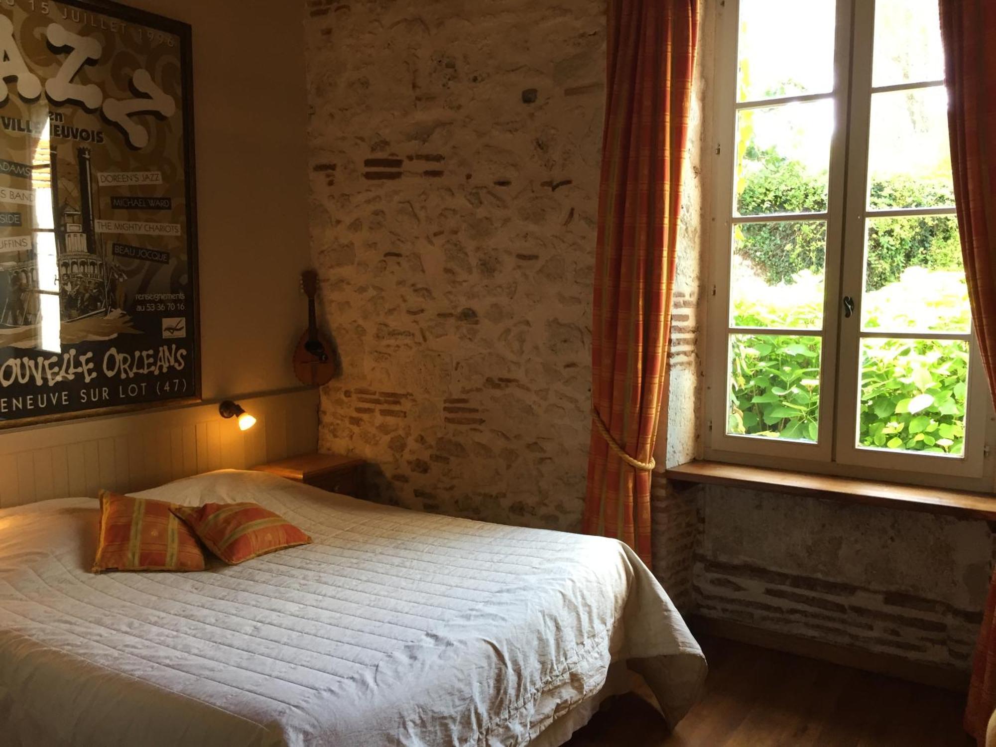Bed and Breakfast Les Huguets Villeneuve-sur-Lot Habitación foto